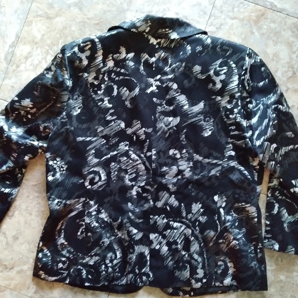 Chico's Abstract print One Button closure blazer, size Chico's 3 (standard L/16) - Picture 7 of 9